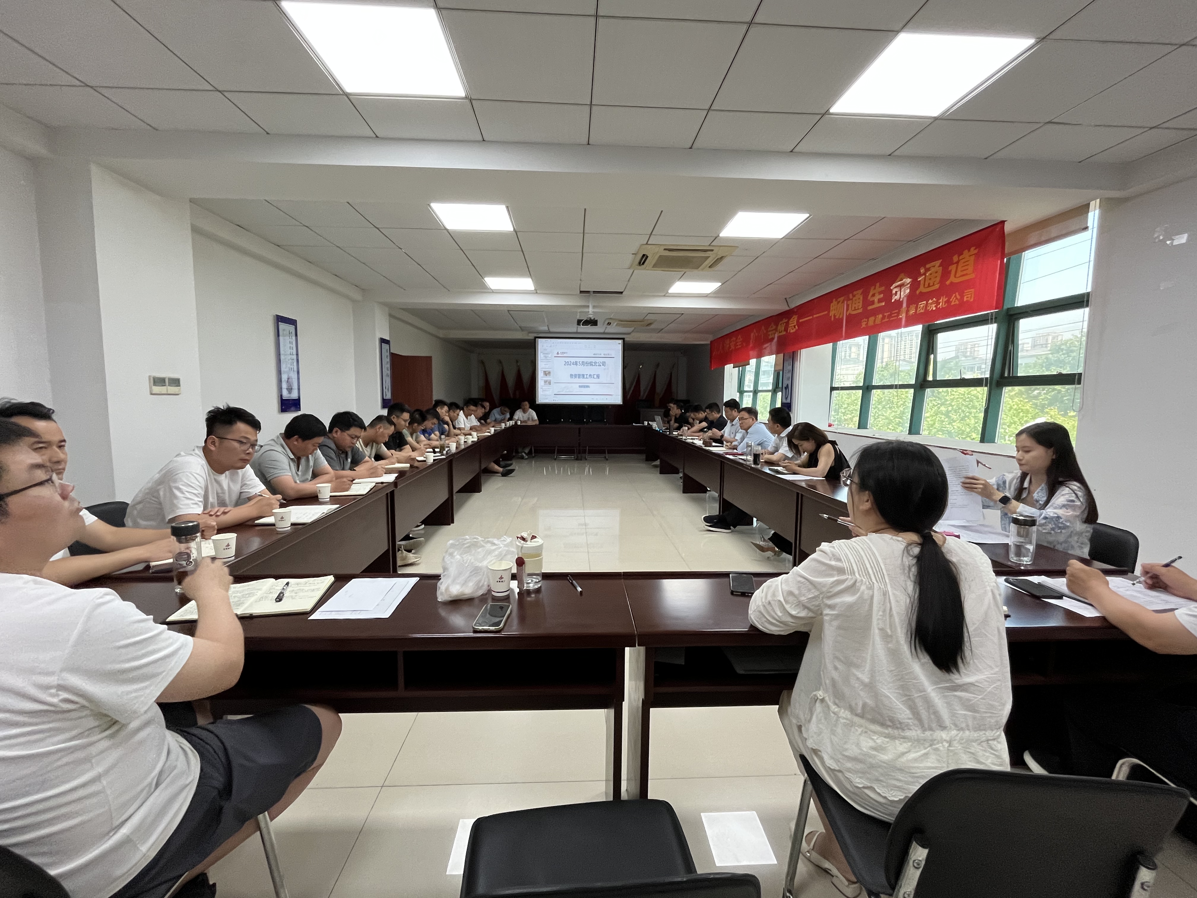 b98e5dae380734fc2158ddc88c587ced_00f346b0844193e3b689ebb36138a7b7.jpg b98e5dae380734fc2158ddc88c587ced_00f346b0844193e3b689ebb36138a7b7.jpg