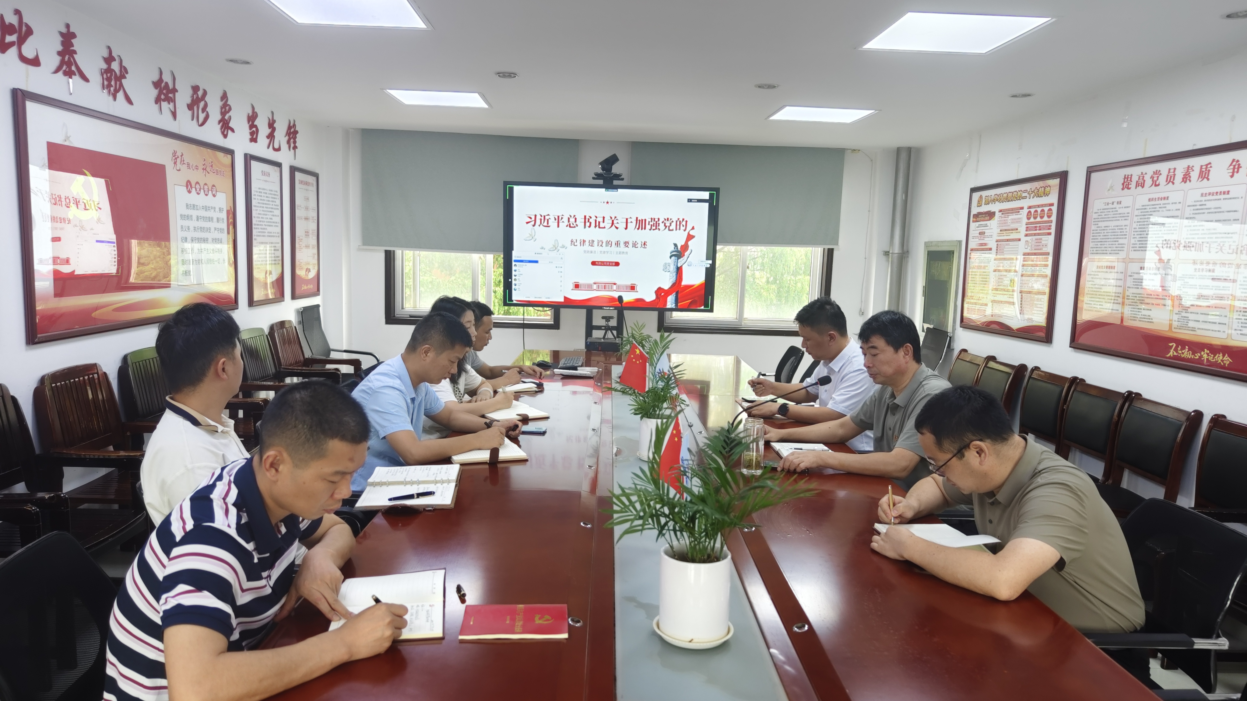 484766cf99d95f5727a9cebc1ac05e1a.jpg 484766cf99d95f5727a9cebc1ac05e1a.jpg